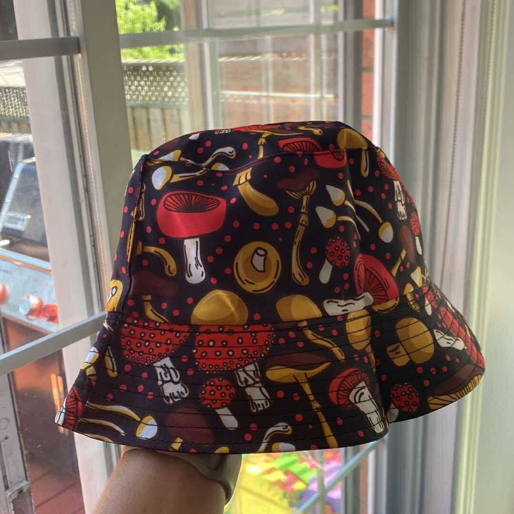 🍄🍄🍄 NWOT Unisex Adult Mushroom Bucket Hat